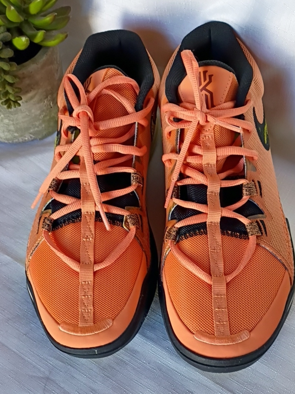 Nike Kyrie Flytrap Orange and Black Men's Athletic  Sneakers Size 9.5